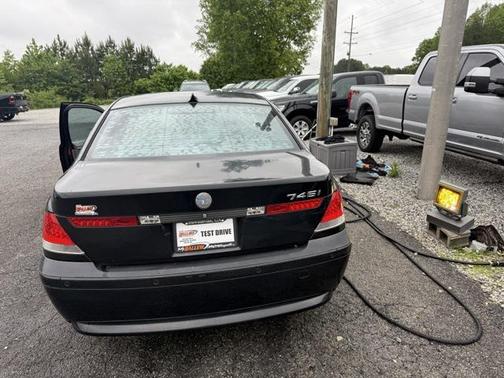 2004 BMW 745 745i