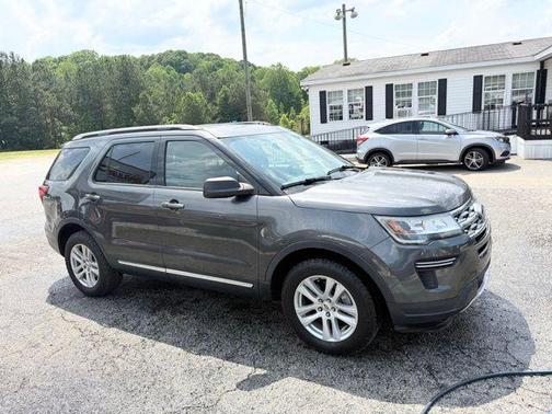 Magnetic Metallic 2018 Ford Explorer XLT