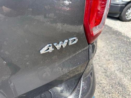 Magnetic Metallic 2018 Ford Explorer XLT