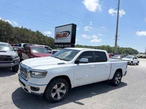 Ivory White Tri-Coat Pearlcoat 2023 RAM 1500 Laramie
