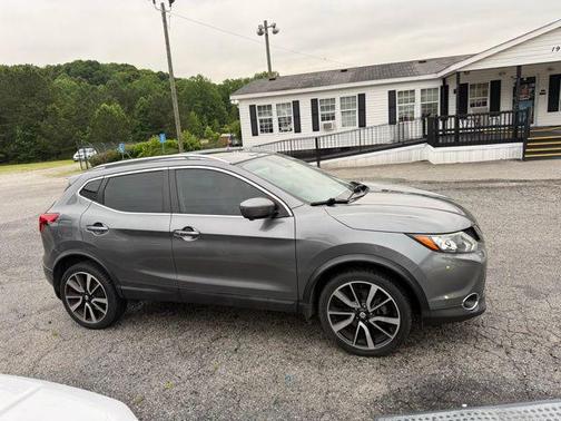 Gun Metallic 2017 Nissan Rogue Sport SL