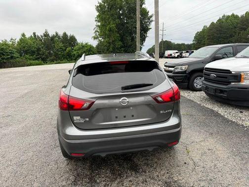 Gun Metallic 2017 Nissan Rogue Sport SL