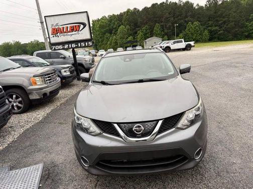Gun Metallic 2017 Nissan Rogue Sport SL