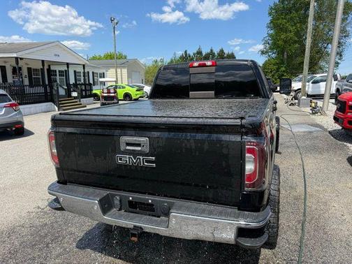 Onyx Black 2018 GMC Sierra 1500 SLT
