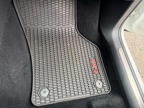 2017 Volkswagen Golf GTI 2.0T S 4-Door