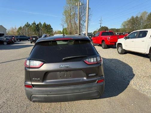 Granite Crystal Metallic Clearcoat 2019 Jeep Cherokee Latitude Plus