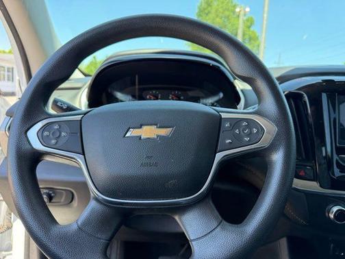 Summit White 2020 Chevrolet Traverse LS