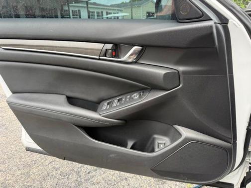 Platinum White Pearl 2019 Honda Accord Sport