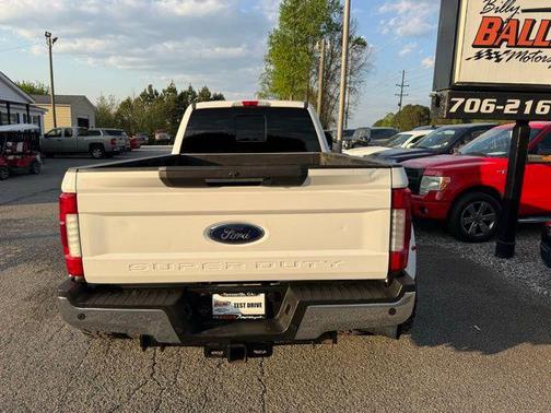 Oxford White 2018 Ford F-350 Lariat