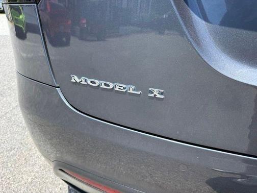 Gray 2018 Tesla Model X 75D
