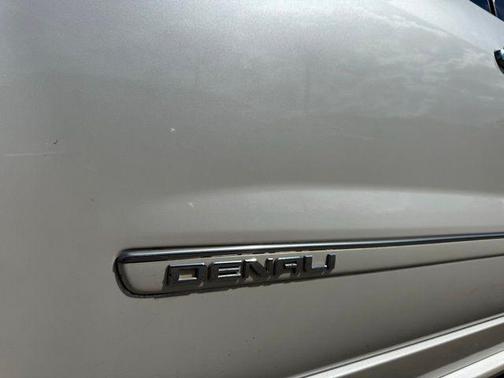 White Diamond Clearcoat 2014 GMC Acadia Denali