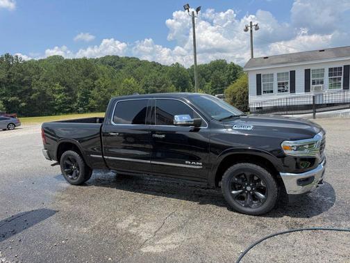 Diamond Black Crystal Pearlcoat 2019 RAM 1500 Limited