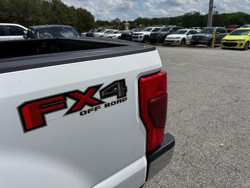 Oxford White 2020 Ford F-250 Lariat