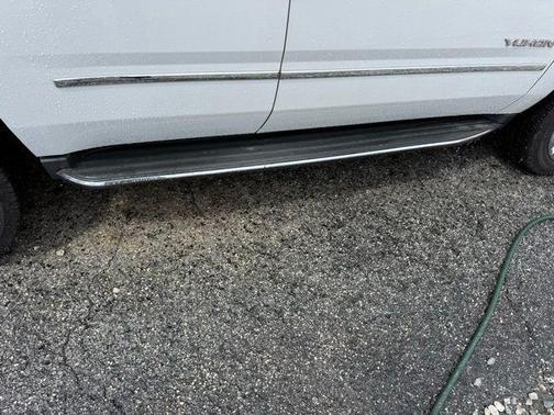 White Frost Tricoat 2017 GMC Yukon SLT