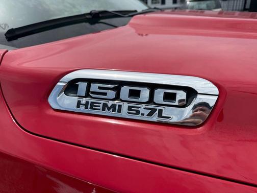 Flame Red Clearcoat 2022 RAM 1500 Big Horn/Lone Star