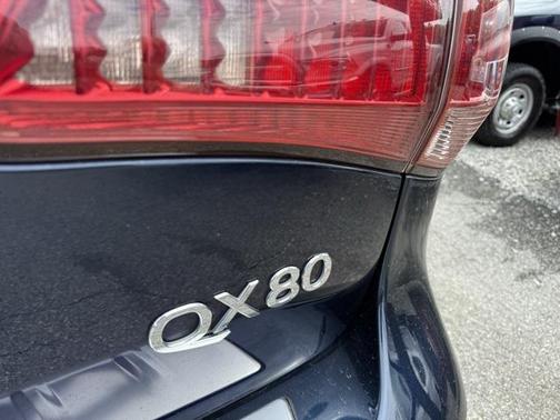 2017 INFINITI QX80 Base