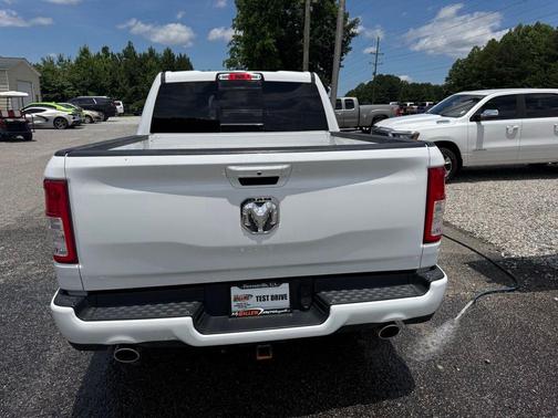 Bright White Clearcoat 2019 RAM 1500 Big Horn