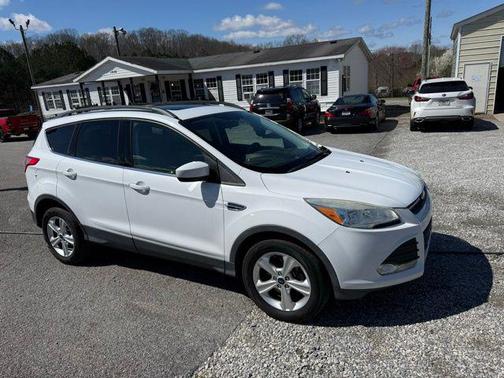 Oxford White 2016 Ford Escape SE