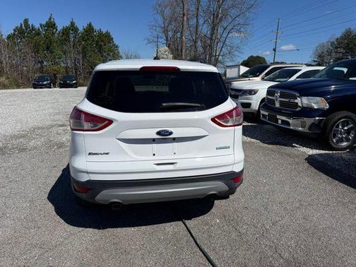 Oxford White 2016 Ford Escape SE