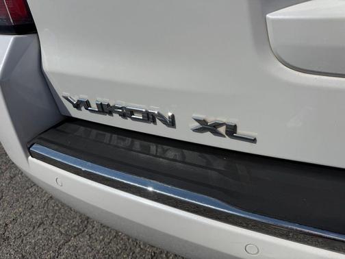 White Frost Tricoat 2018 GMC Yukon XL Denali