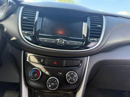 Summit White 2020 Chevrolet Trax LS