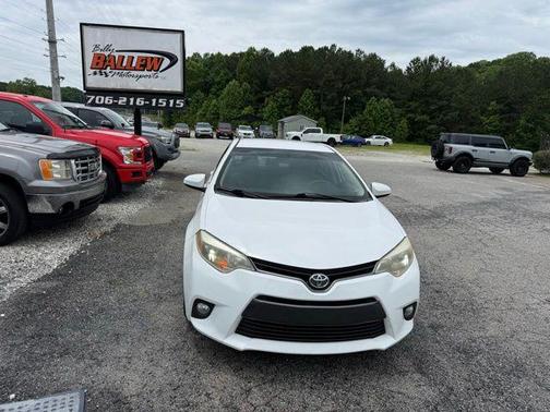 Super White 2016 Toyota Corolla LE Plus