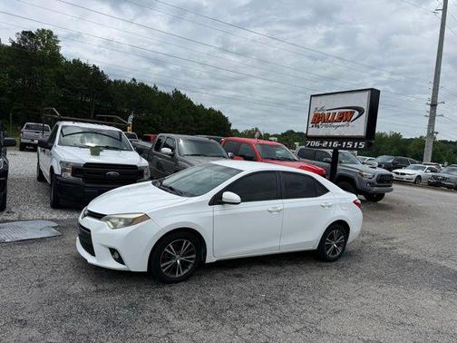 Super White 2016 Toyota Corolla LE Plus