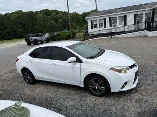 Super White 2016 Toyota Corolla LE Plus