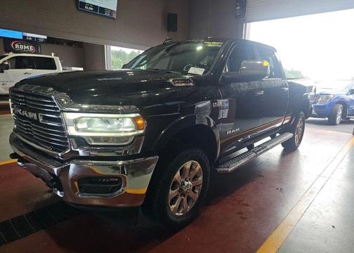Diamond Black Crystal Pearlcoat 2022 RAM 2500 Laramie Crew Cab 4x4 6'4' Box