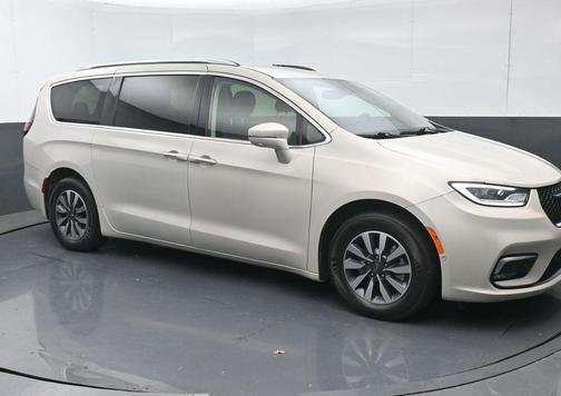 2021 Chrysler Pacifica Hybrid Touring L