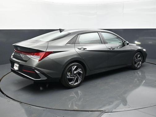 Amazon Gray 2025 Hyundai ELANTRA SEL