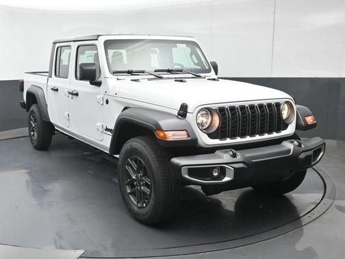 Bright White Clearcoat 2026 Jeep Gladiator Sport