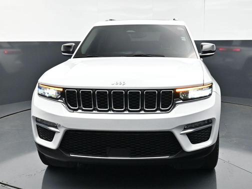 Bright White Clearcoat 2018 Jeep Cherokee Overland