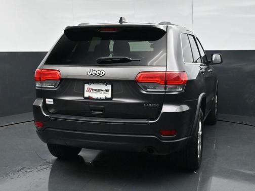 Brilliant Black Crystal Pearlcoat 2014 Jeep Grand Cherokee Laredo
