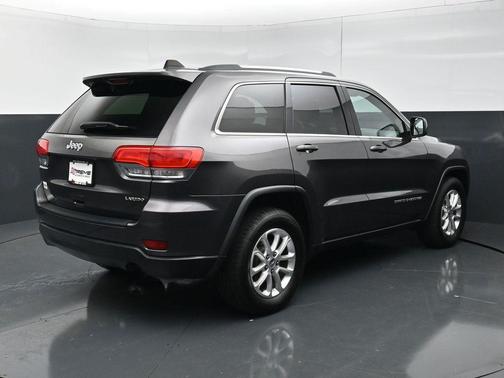 Brilliant Black Crystal Pearlcoat 2014 Jeep Grand Cherokee Laredo