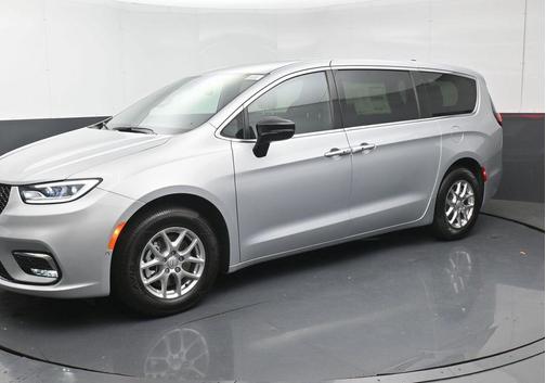 Silver Mist Clearcoat 2026 Chrysler Pacifica L