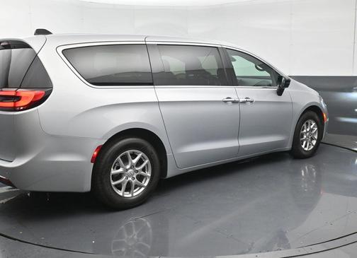 Silver Mist Clearcoat 2026 Chrysler Pacifica L
