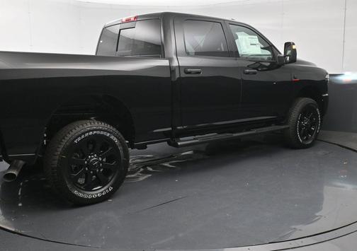 Diamond Black Crystal Pearlcoat 2026 RAM 2500 Black Express Crew Cab 4x4 6'4' Box