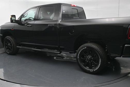 Diamond Black Crystal Pearlcoat 2026 RAM 2500 Black Express Crew Cab 4x4 6'4' Box