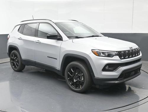 Silver Zynith Metallic Clearcoat 2026 Jeep Compass Latitude