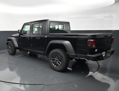 Black Clearcoat 2026 Jeep Gladiator Sport