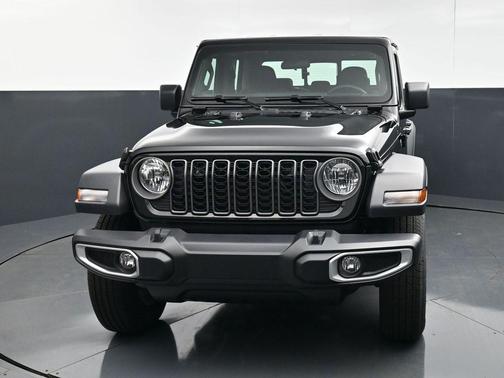 Black Clearcoat 2026 Jeep Gladiator Sport