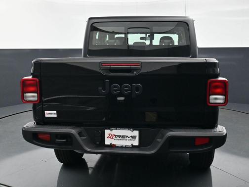 Black Clearcoat 2026 Jeep Gladiator Sport