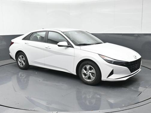 2023 Hyundai ELANTRA SE