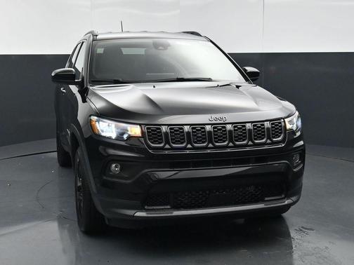 Diamond Black Crystal Pearlcoat 2026 Jeep Compass Sport