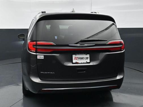 Granite Crystal Metallic Clearcoat 2022 Chrysler Pacifica Touring L