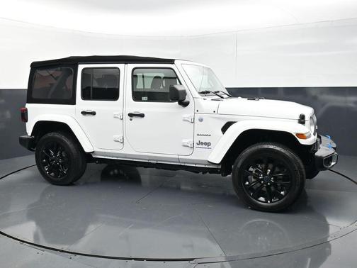 Bright White Clearcoat 2024 Jeep Wrangler 4xe Sahara