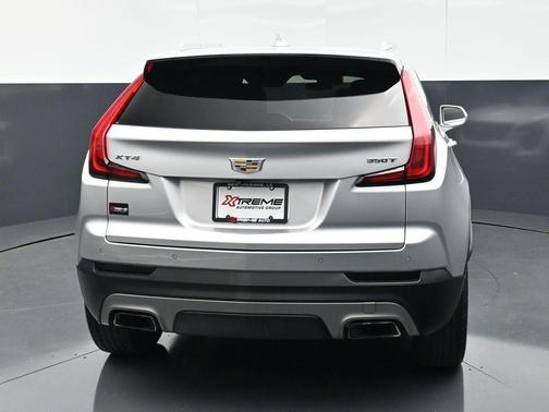 Radiant Silver Metallic 2020 Cadillac XT4 Premium Luxury