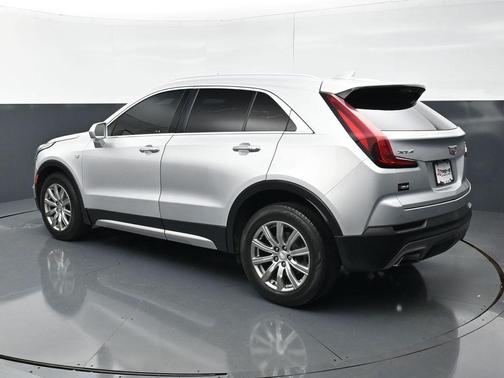 Radiant Silver Metallic 2020 Cadillac XT4 Premium Luxury