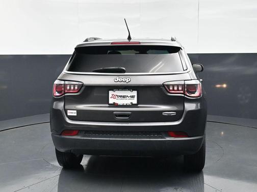 Granite Crystal Metallic Clearcoat 2020 Jeep Compass Latitude